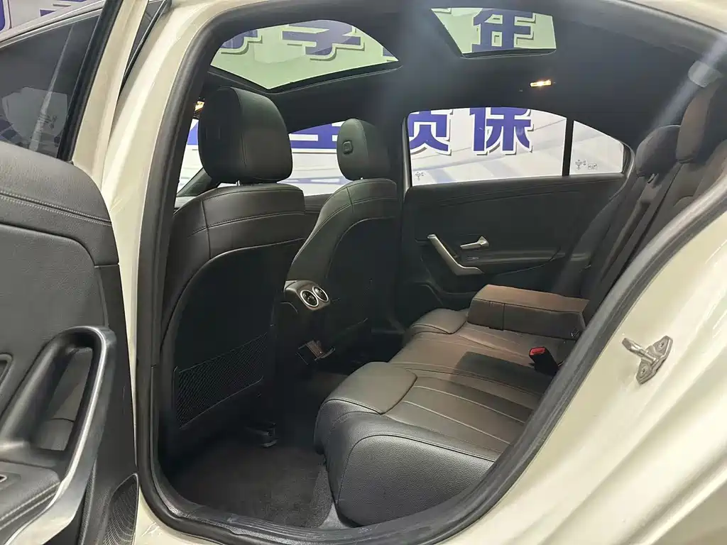 Mercedes-Benz A-Class — миниатюра 6
