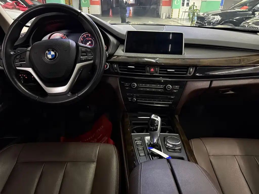BMW X5 (Import) — миниатюра 9