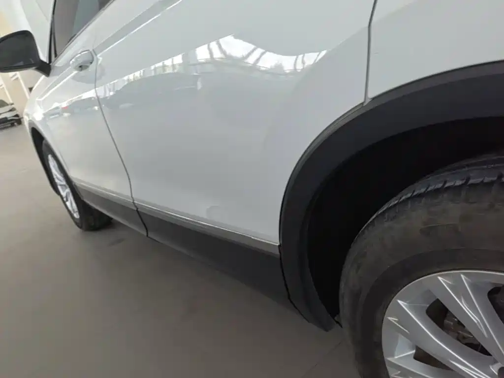 Volkswagen Tiguan L — миниатюра 22