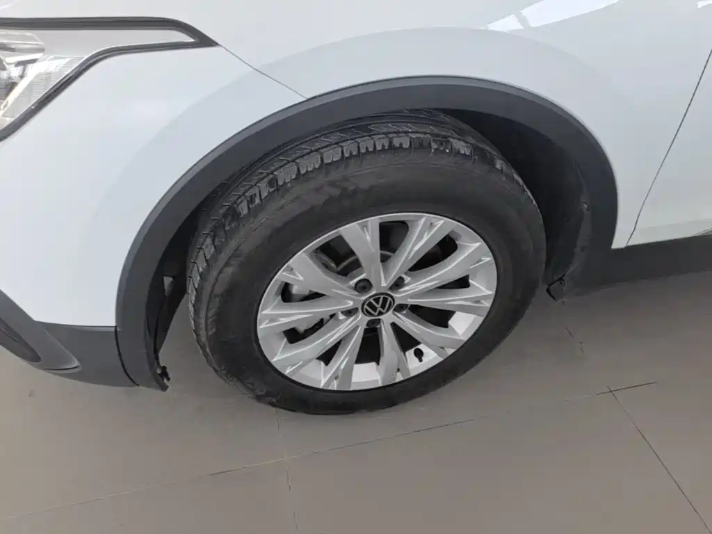 Volkswagen Tiguan L — миниатюра 23