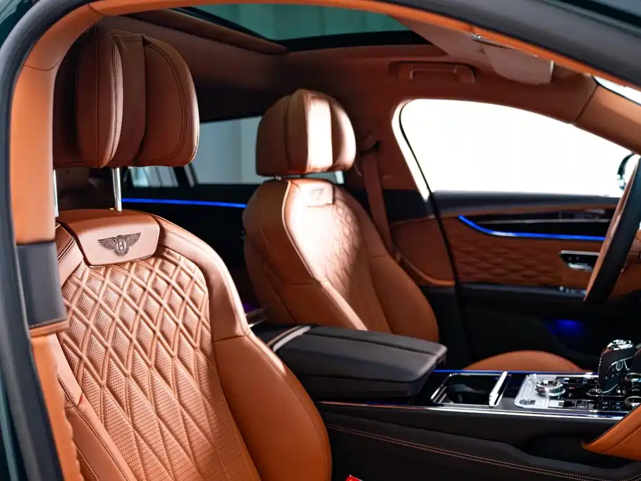Bentley Flying Spur — миниатюра 13