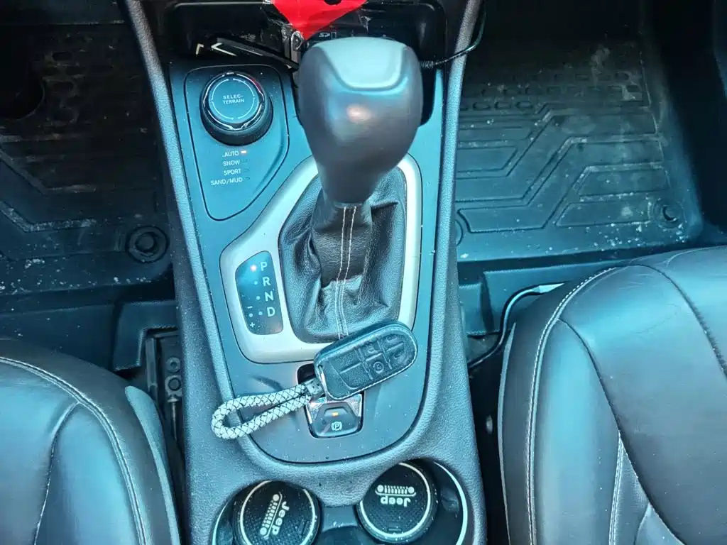 Jeep Cherokee (Import) — миниатюра 15