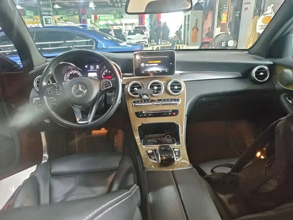 Mercedes-Benz GLC 2017 GLC 260 4MATIC SUV