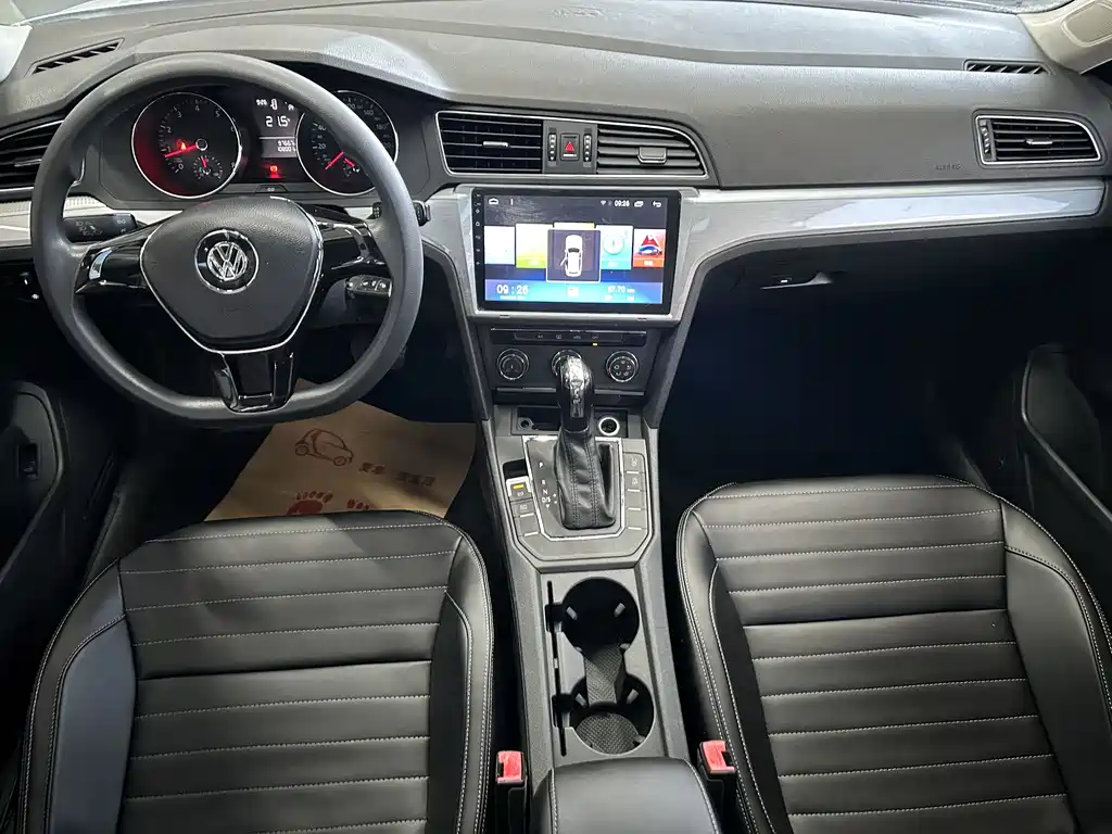 Volkswagen Lamando 2017 230TSI DSG