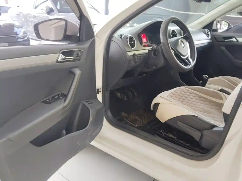Volkswagen Jetta — миниатюра 16