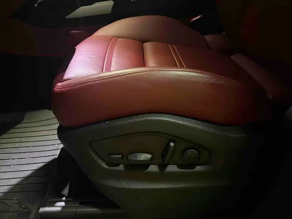 Porsche Cayenne — миниатюра 4