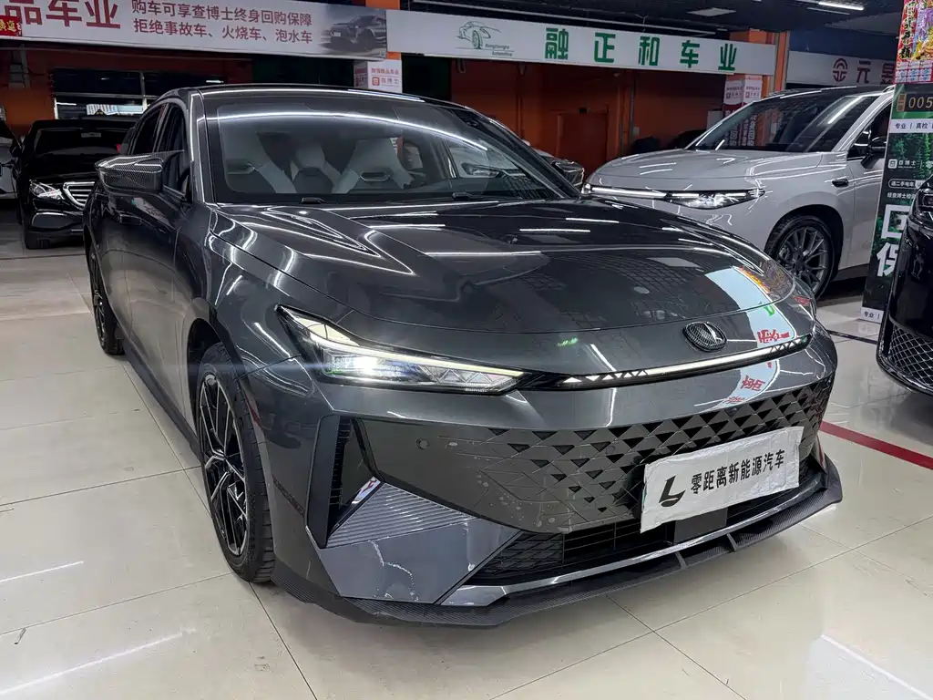 Changan UNI-V iDD — миниатюра 3