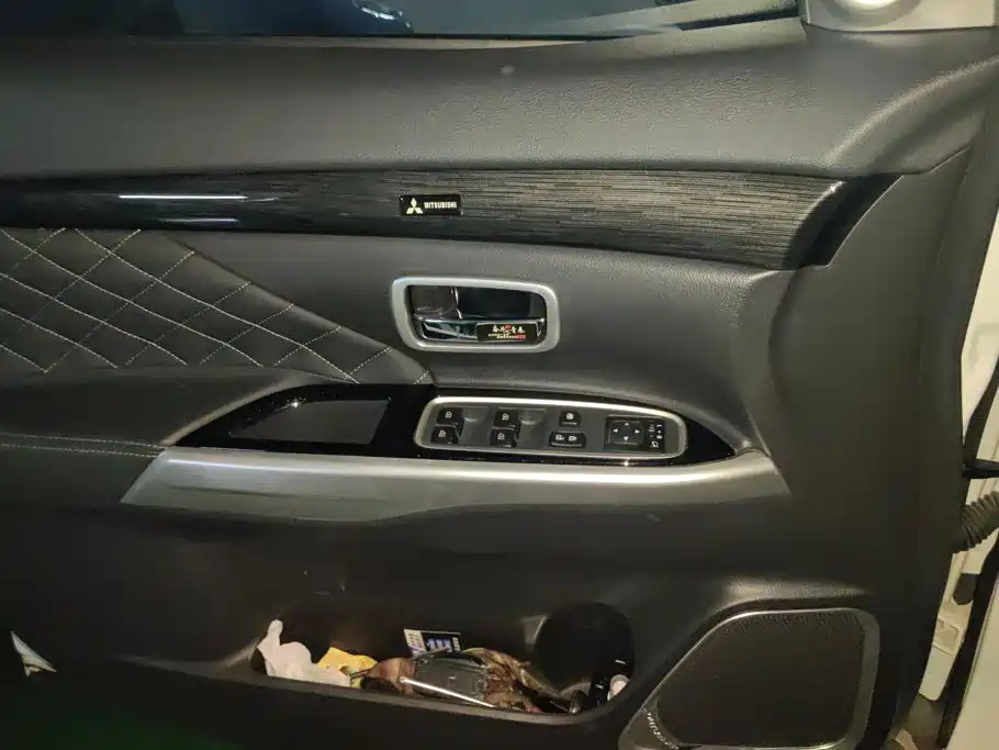 Mitsubishi Outlander — миниатюра 7