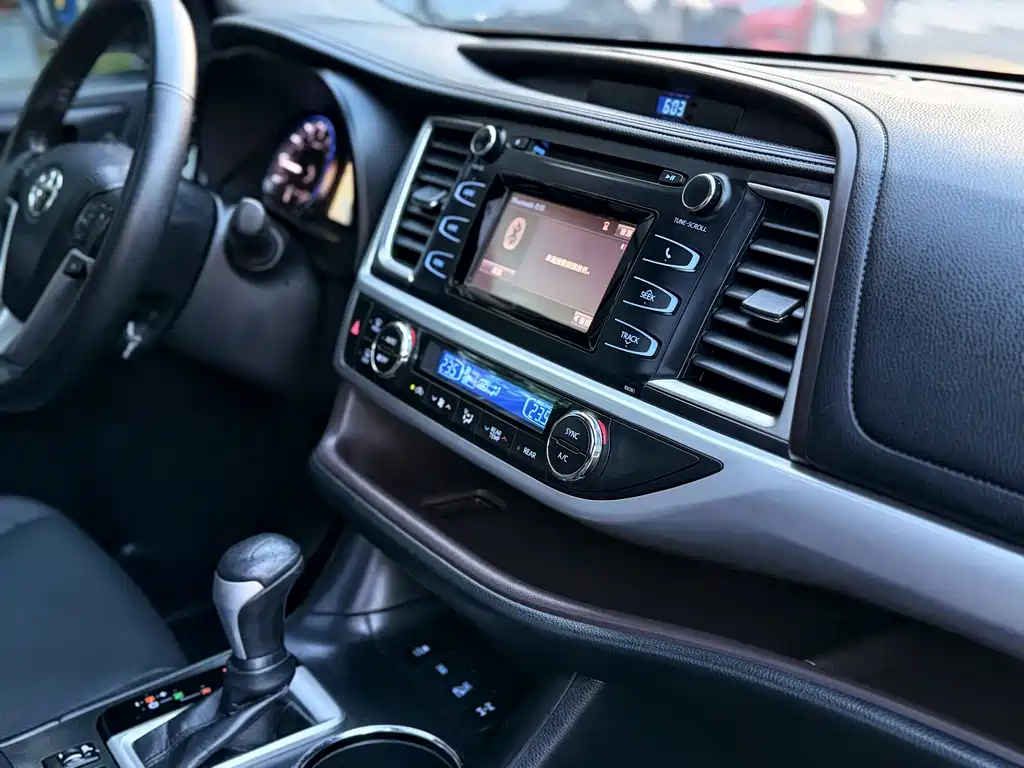 Toyota Highlander — миниатюра 19