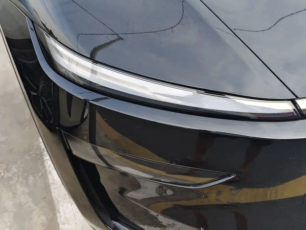 Tesla Model Y — миниатюра 13