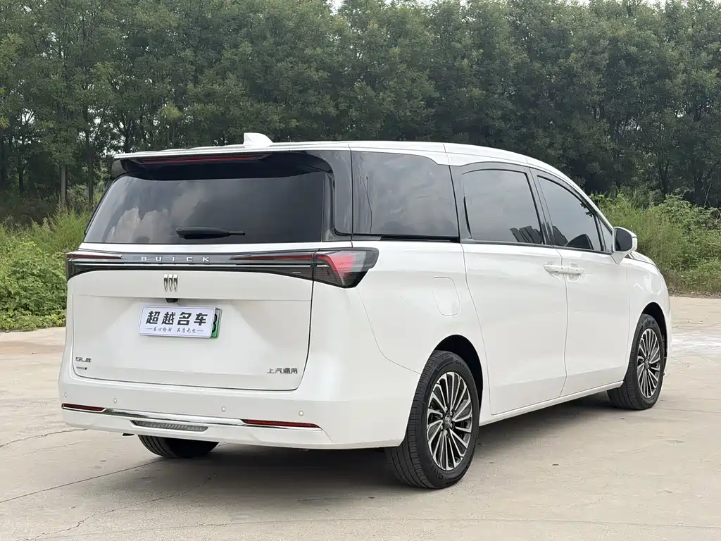 Buick GL8 Hybrid — миниатюра 4