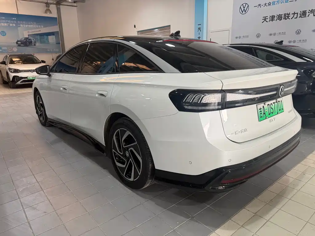 VOLKSWAGEN ID.7 VIZZION