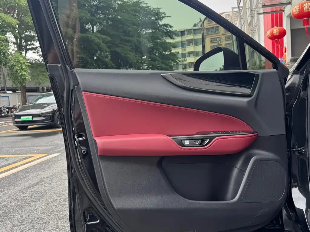 Lexus NX 2023 260