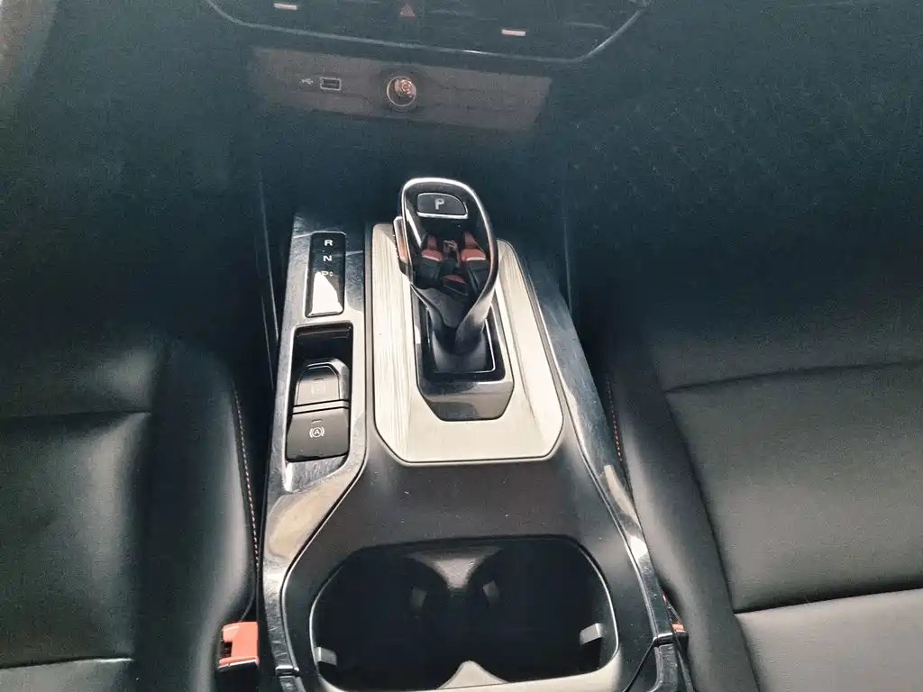 MG MG5 — миниатюра 7