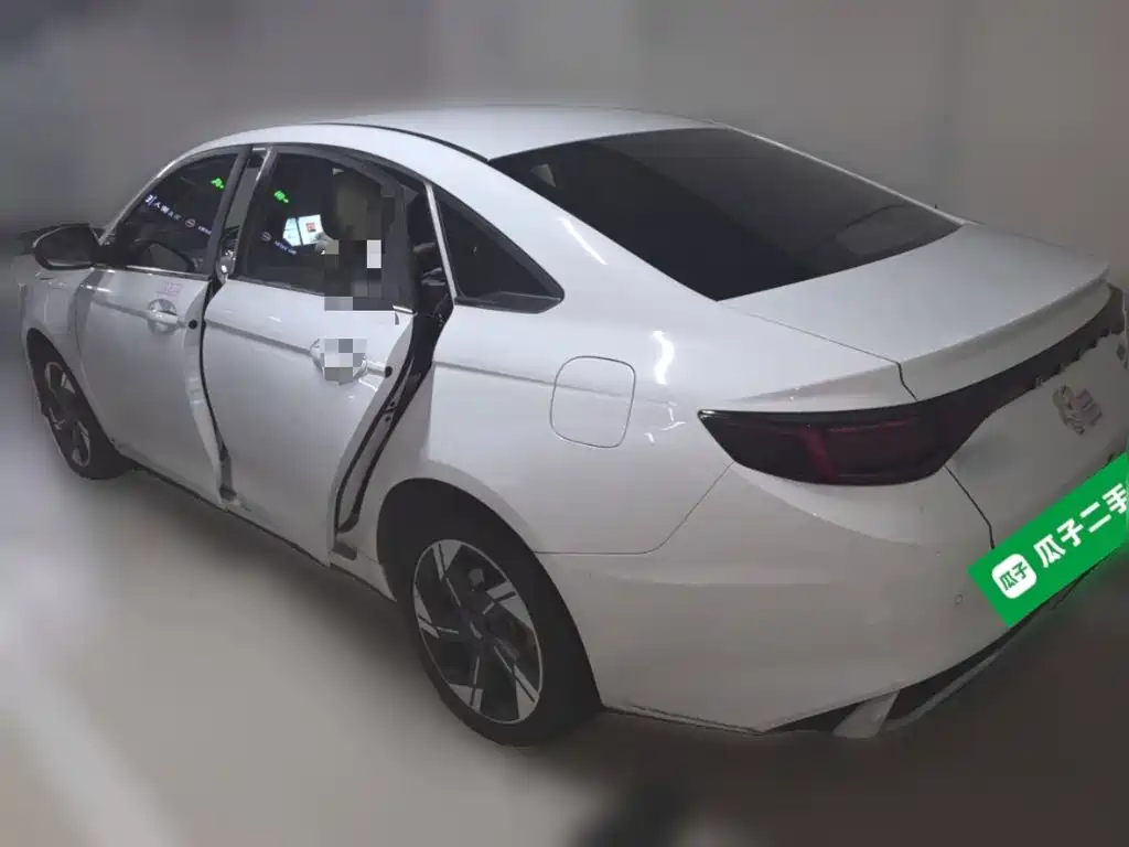 Geely L HiP — миниатюра 4