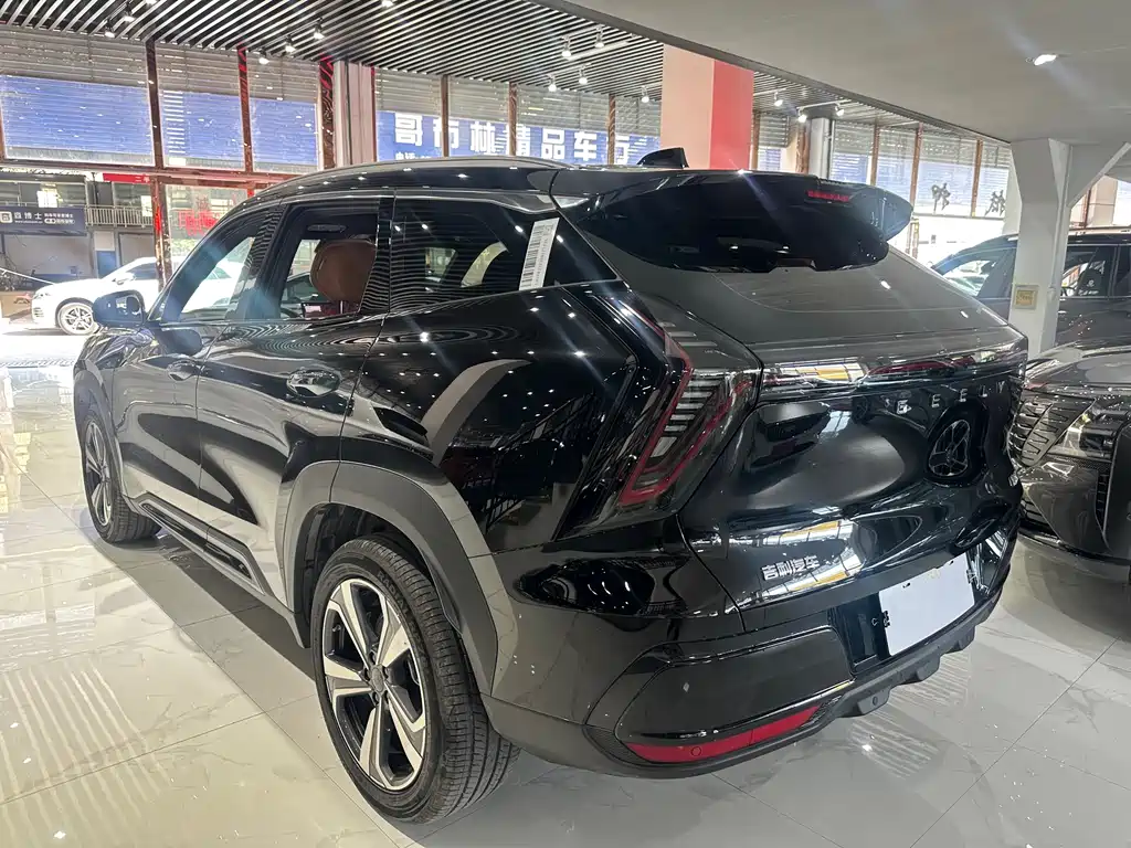 Geely Boyue L L 2025 1.5TD DCT