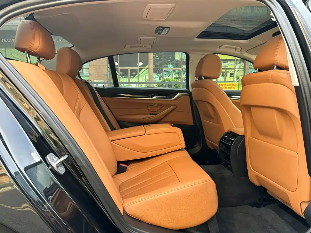BMW 5 Series — миниатюра 28