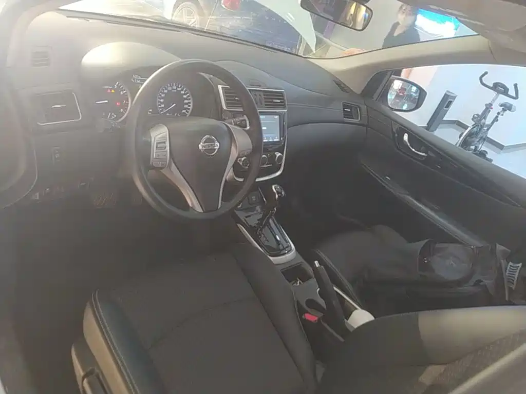 Nissan Tiida — миниатюра 10