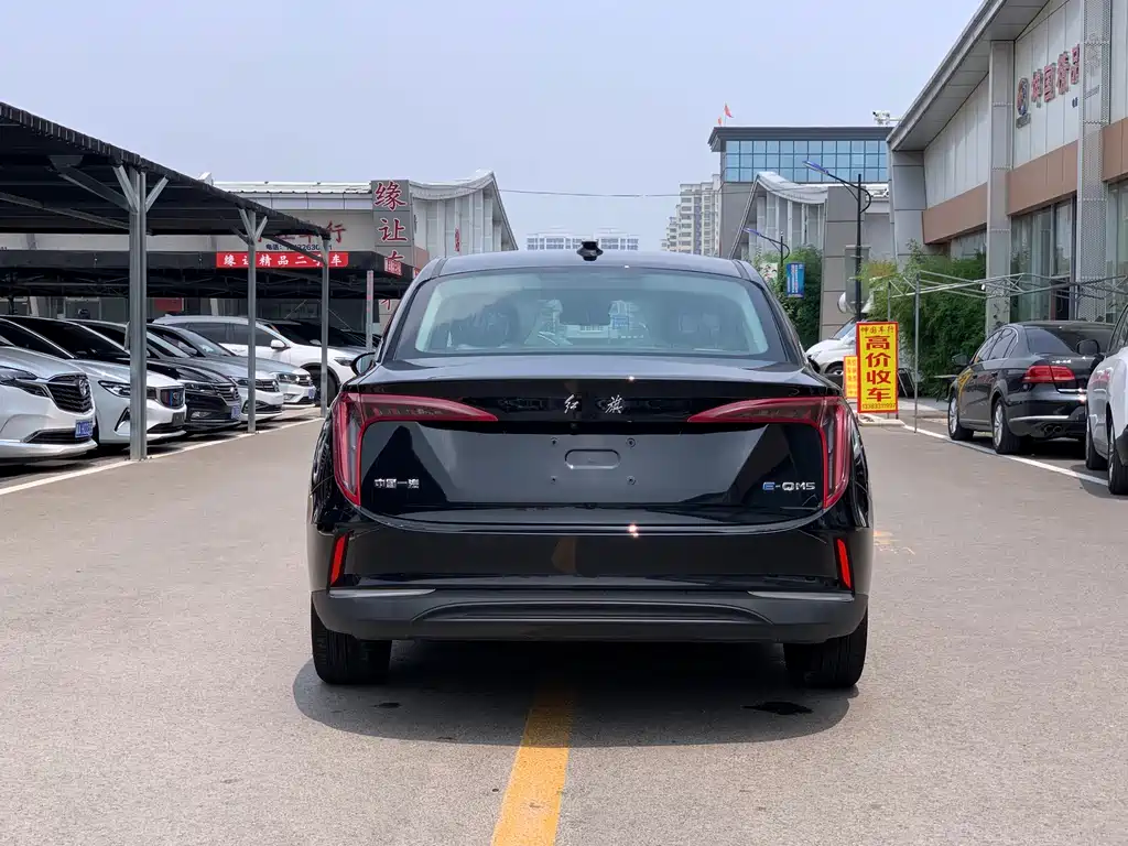 Hongqi E-QM5 2021 5 мест