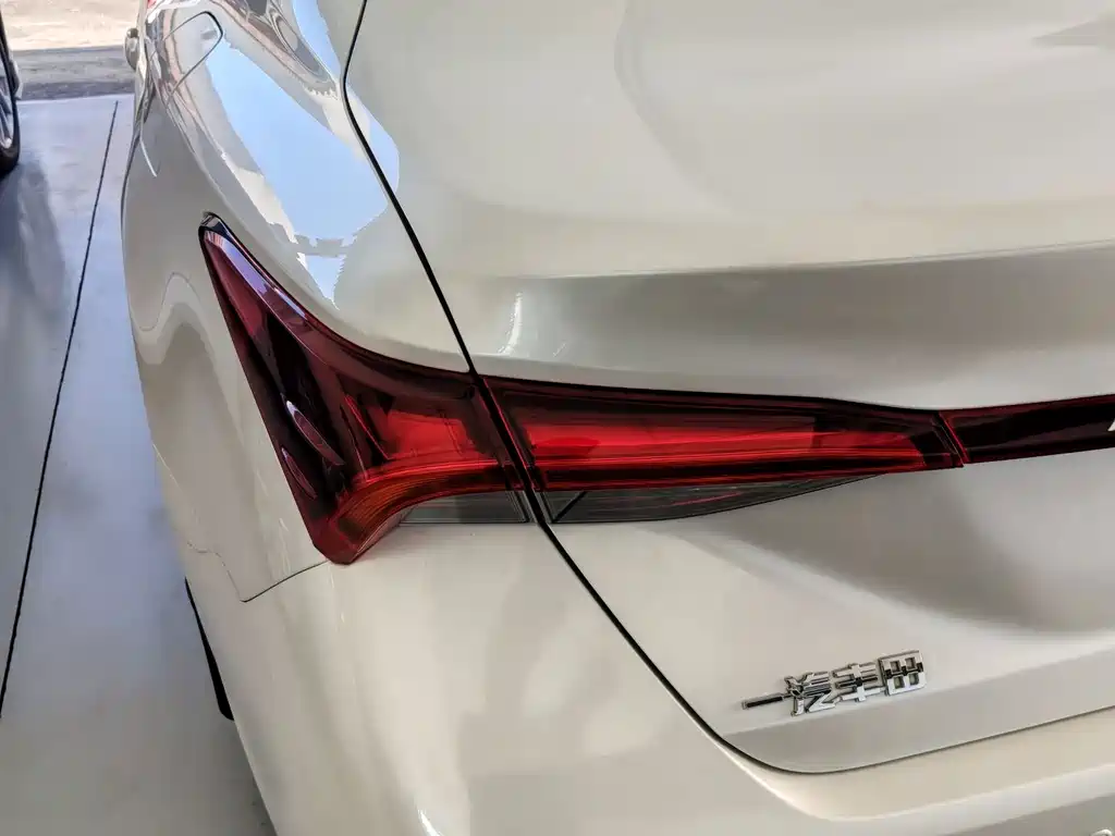 Toyota Avalon 2.0L Luxury Edition, фото 11