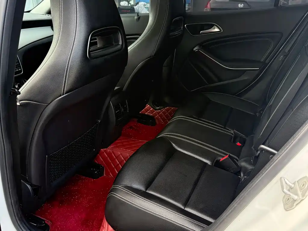 Mercedes-Benz GLA 2015 GLA 220 4MATIC Luxury