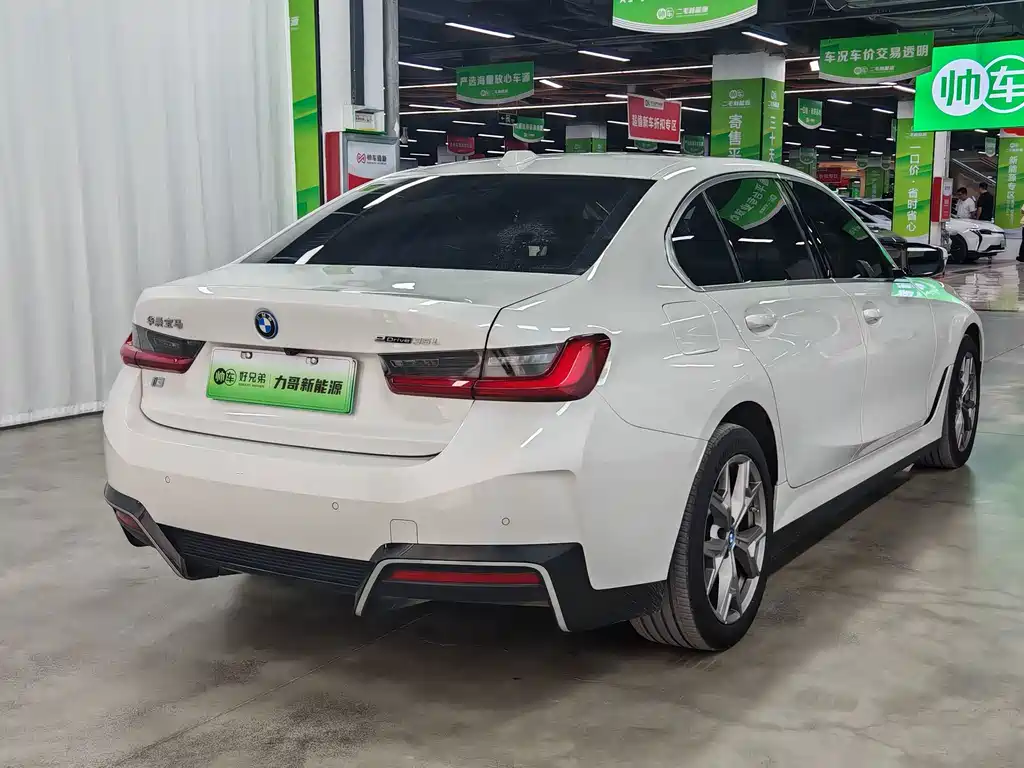BMW i3 — миниатюра 6