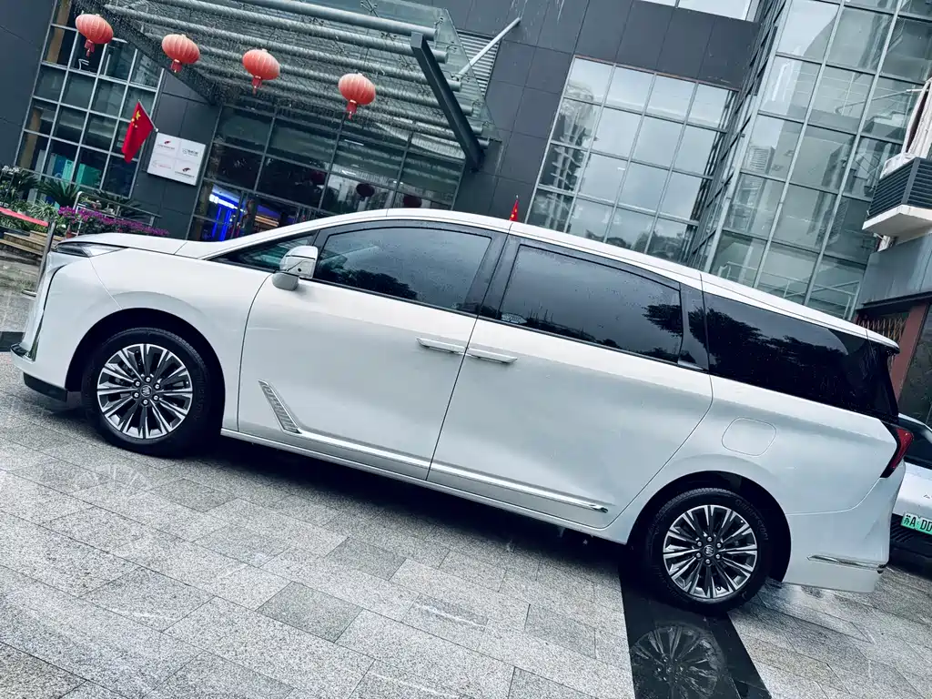Buick GL8 — миниатюра 8