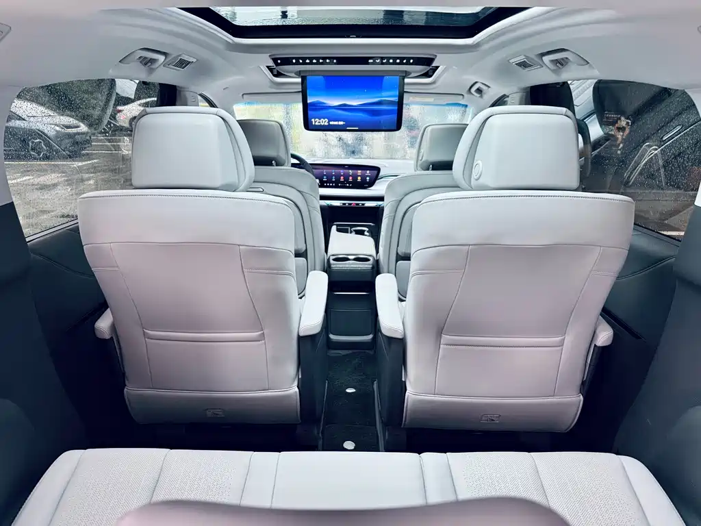 Buick GL8 — миниатюра 18