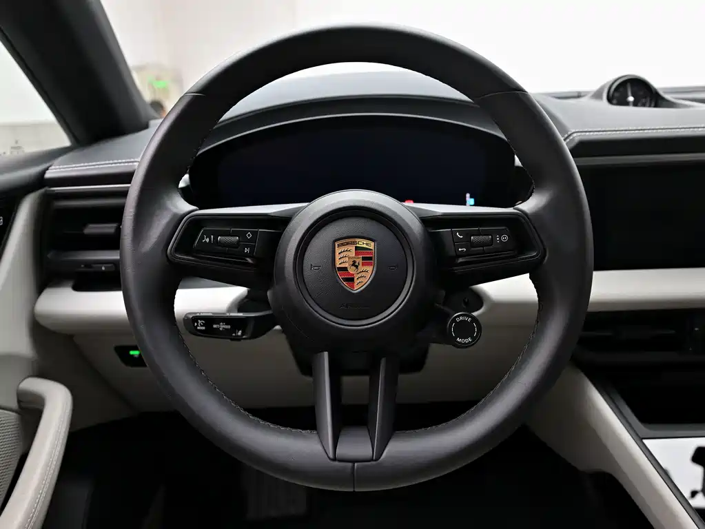 Porsche Macan EV — миниатюра 11