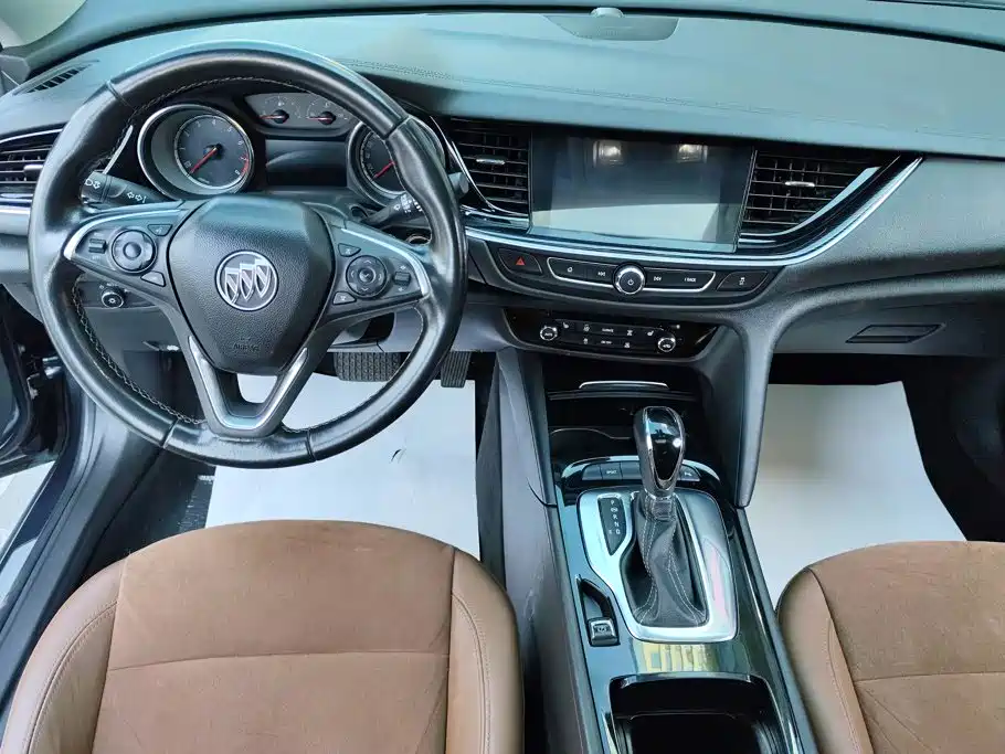 Buick Regal — миниатюра 12