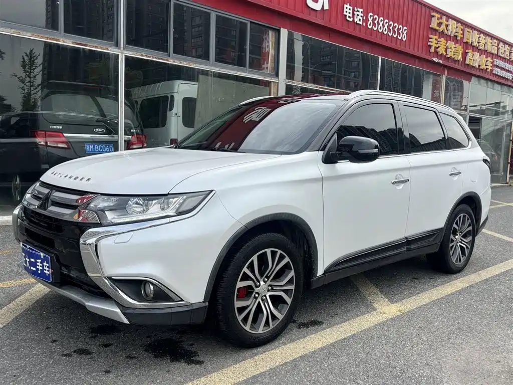 Mitsubishi Outlander 2016