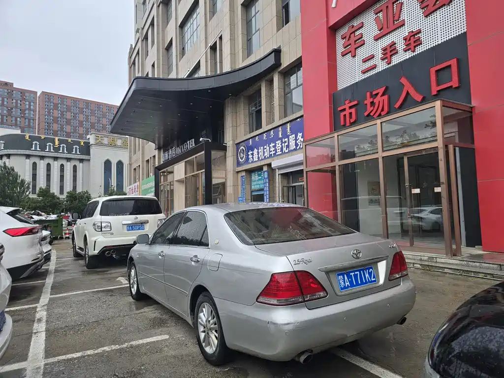 Toyota Crown — миниатюра 11
