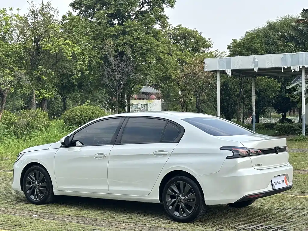 Peugeot 408 — миниатюра 7