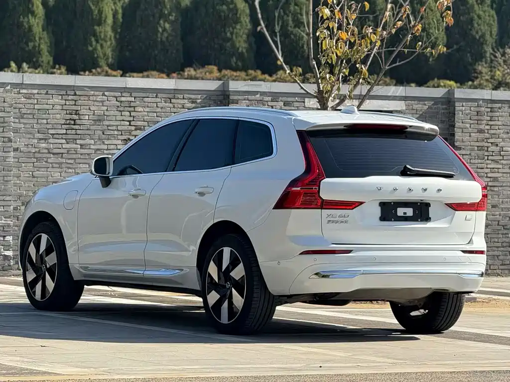 VOLVO XC60 PLUG IN HYBRID