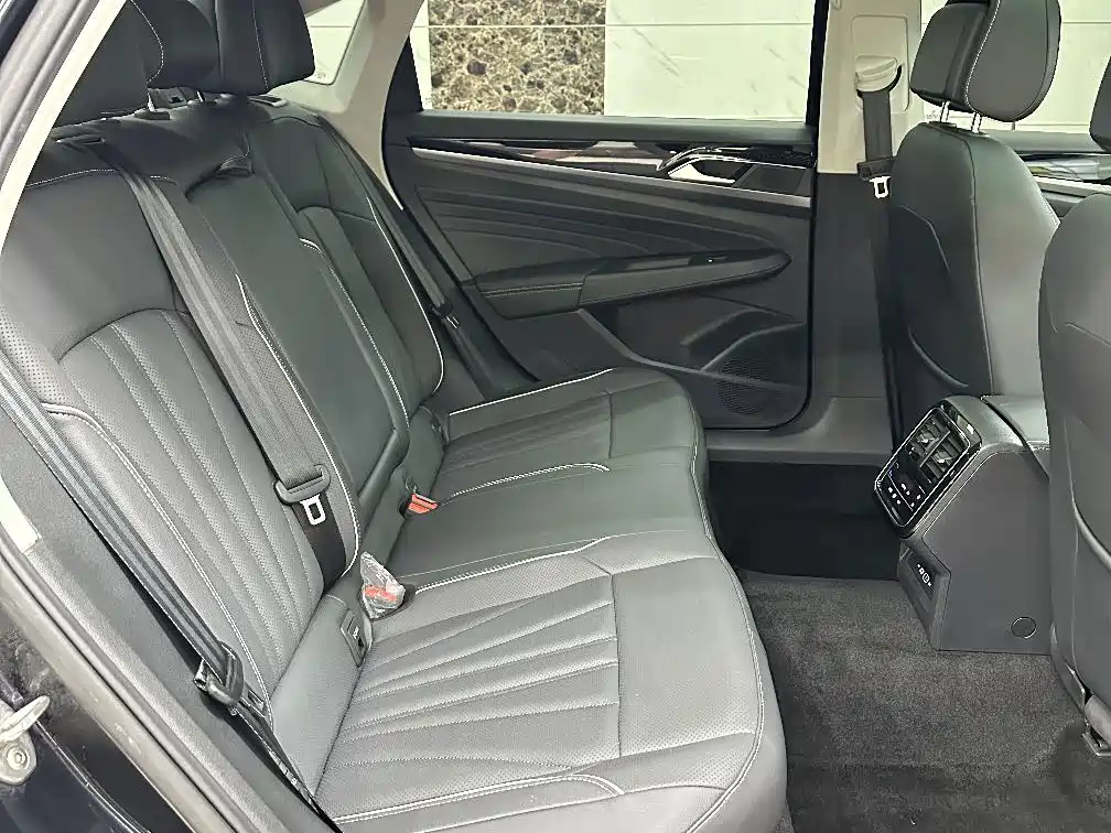 Volkswagen Passat — миниатюра 12