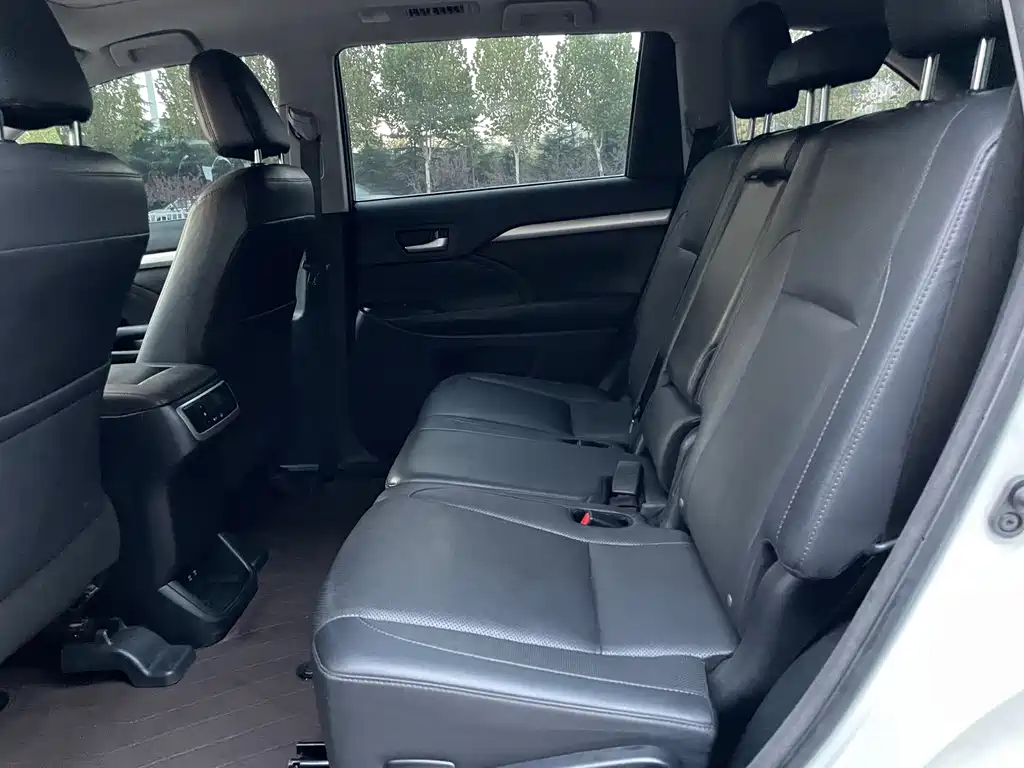 Toyota Highlander — миниатюра 8