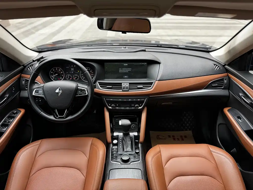 Borgward BX7 — миниатюра 10