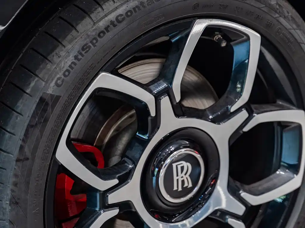 Rolls-Royce Cullinan Black Badge, фото 13