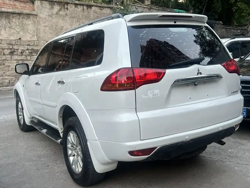 Mitsubishi Pajero Sport — миниатюра 5