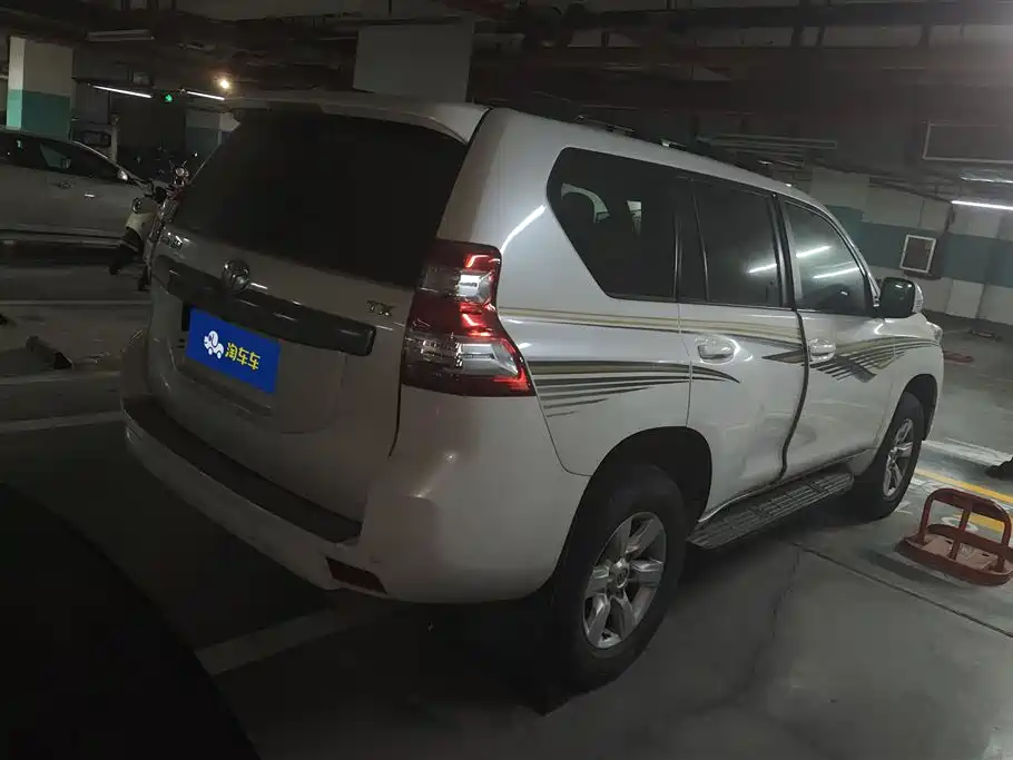 Toyota Land Cruiser Prado 2015 2.7L AT Standard