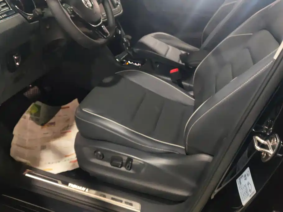 Volkswagen Tiguan L — миниатюра 9