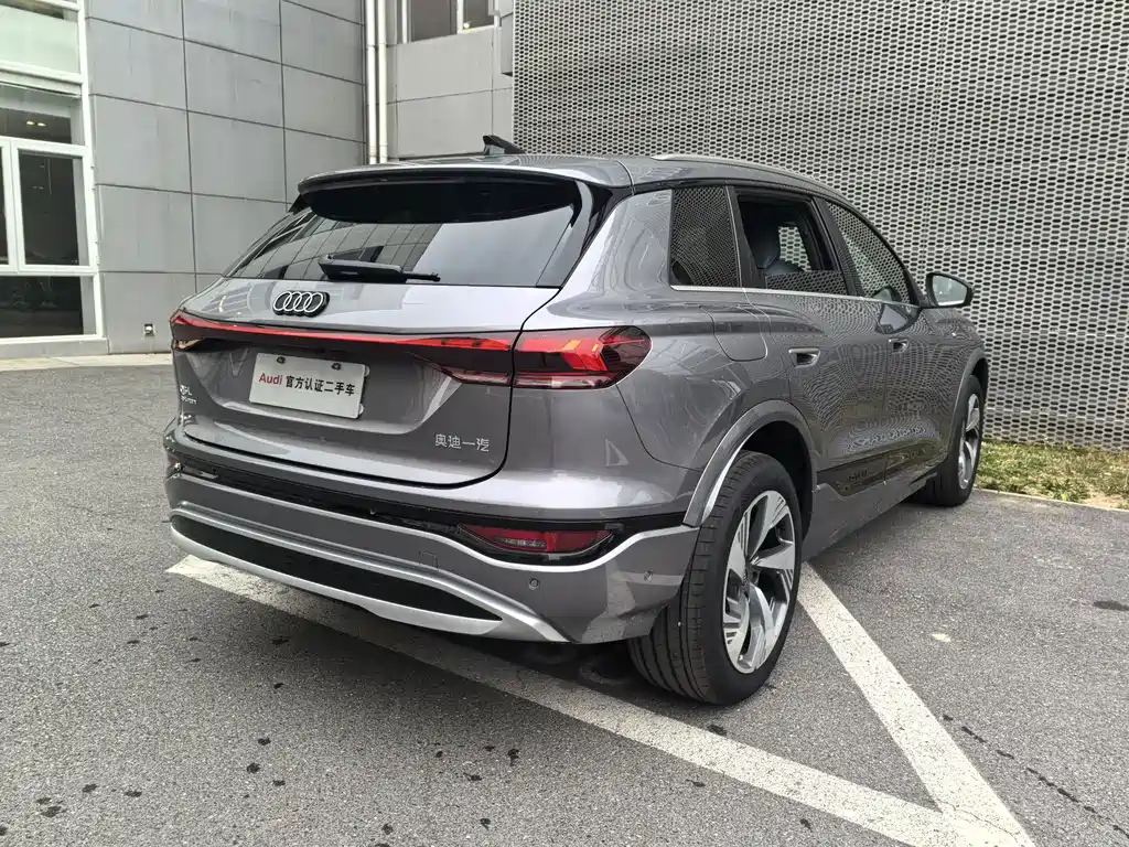 Audi Q6L e-tron — миниатюра 8