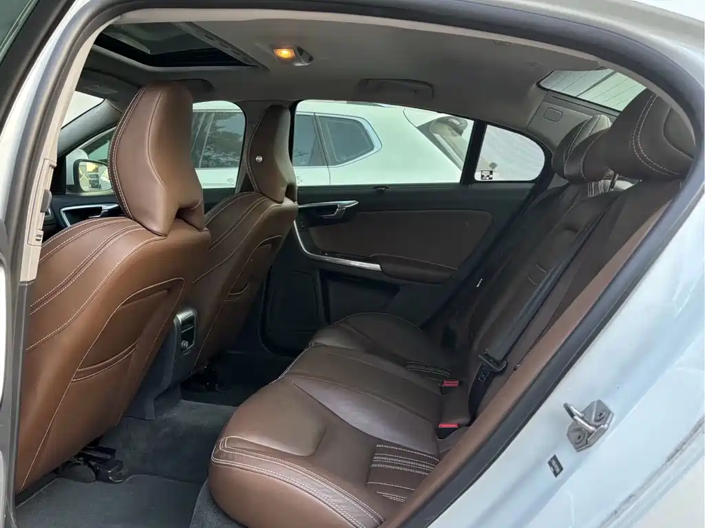 VOLVO S60 PLUG IN HYBRID