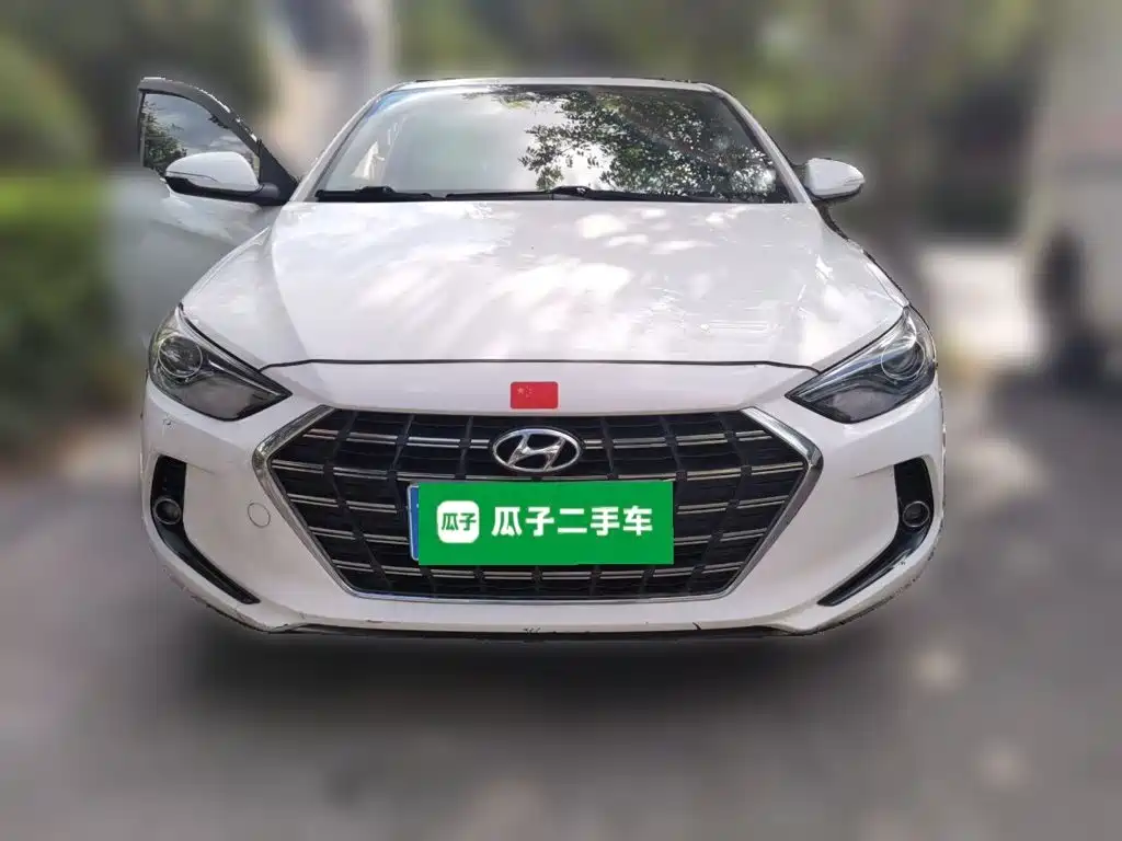 Hyundai Elantra — миниатюра 3