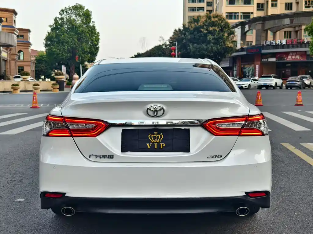 TOYOTA CAMRY