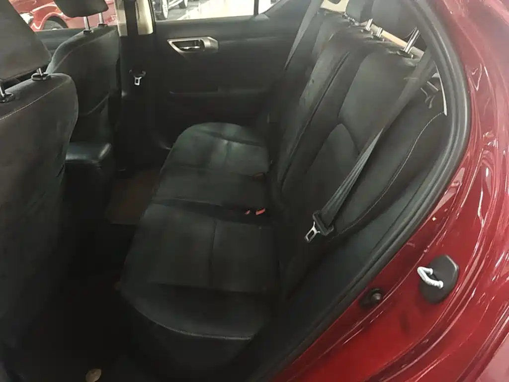 Lexus CT — миниатюра 17