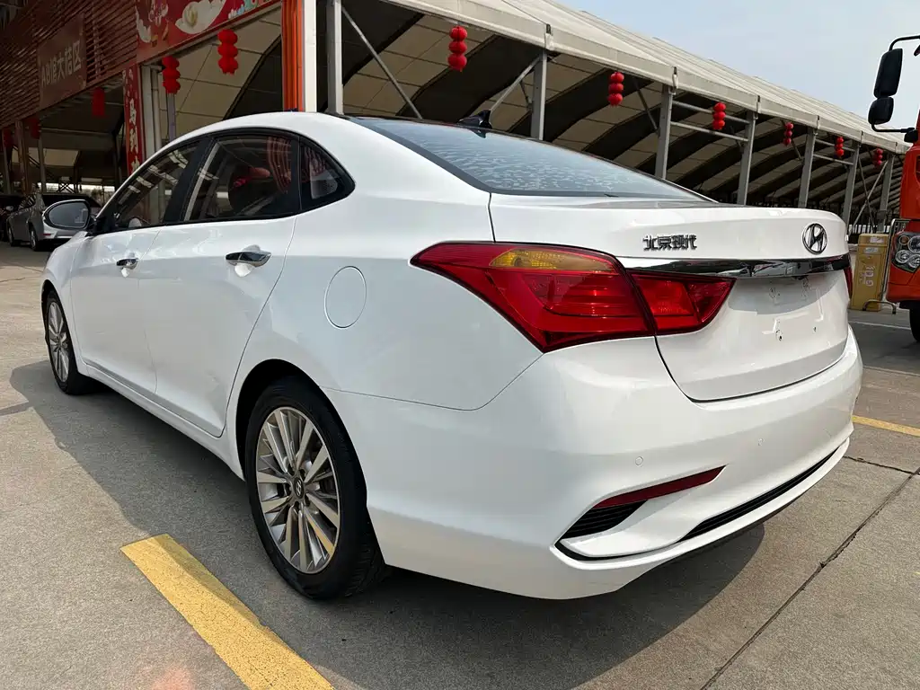 Hyundai Mistra 2017 1.8L AT GLS V