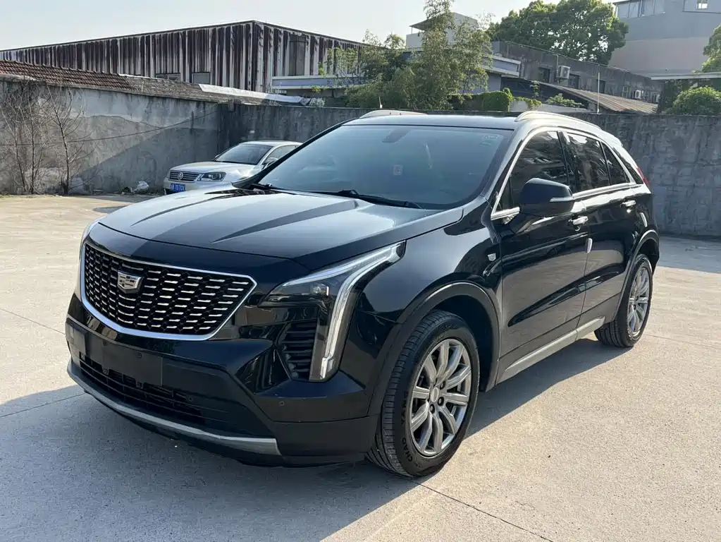 Купить Cadillac XT4