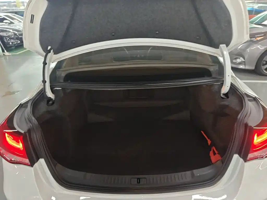 Chevrolet Malibu — миниатюра 19