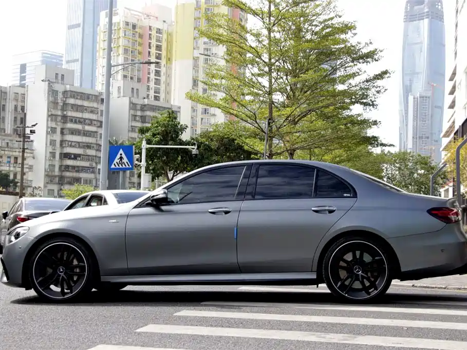 MERCEDES-BENZ E CLASS AMG